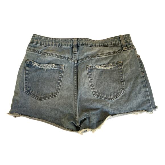 YMI Festival Shorts Women’s Size 7/28 Denim Distressed Cutoff Jean Shorts - Picture 2 of 5